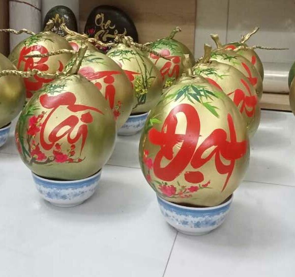 trang-tri-dua-thu-phap