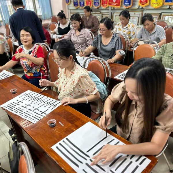 workshop-thu-phap-hoat-dong-trai-nghiem-hap-dan