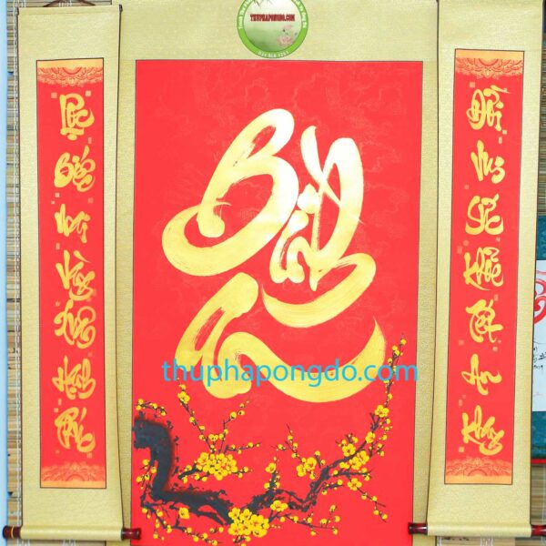 bo-tranh-cau-doi-thu-phap-chu-binh-an-hoa-nen-hoa-mai