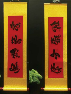 cau-doi-tet-4-chu-thu-phap